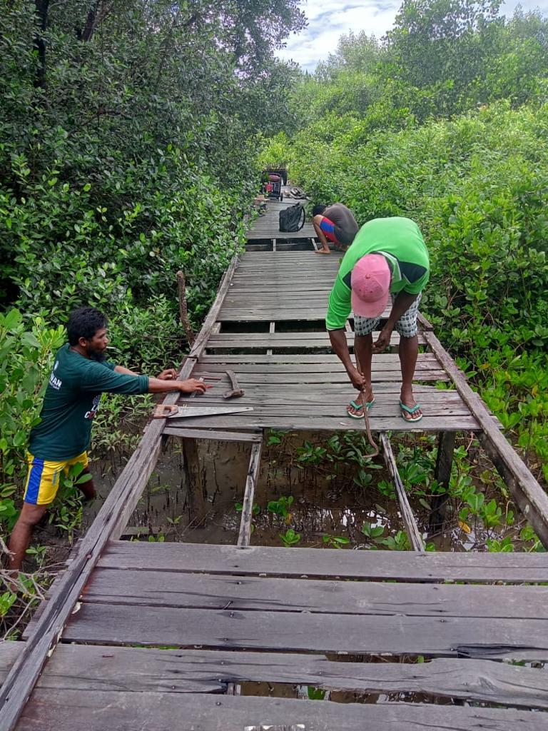 Perbaikan jalan sekolahan