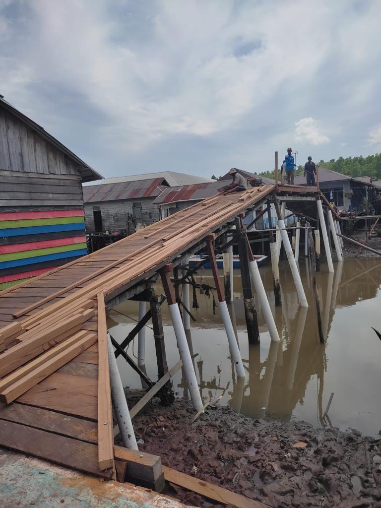 Jembatan Penyebrangan RT 006 - RT 001